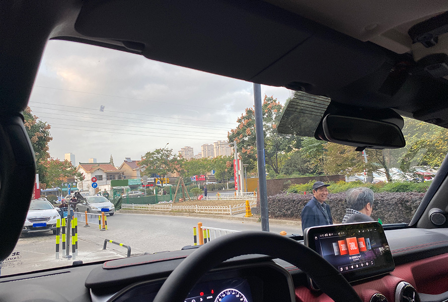 北京BJ40C全车3M玻璃膜恒色风光黑衣骑士案例(图3)